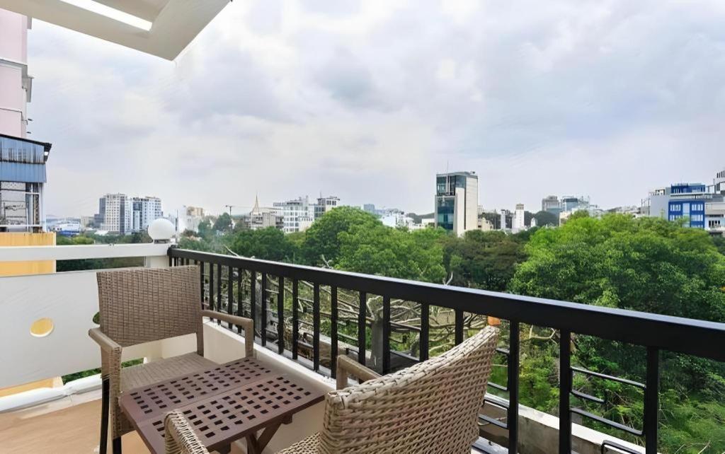 The Noble Swan Wood Park Hotel Ho Chi Minh City Bagian luar foto
